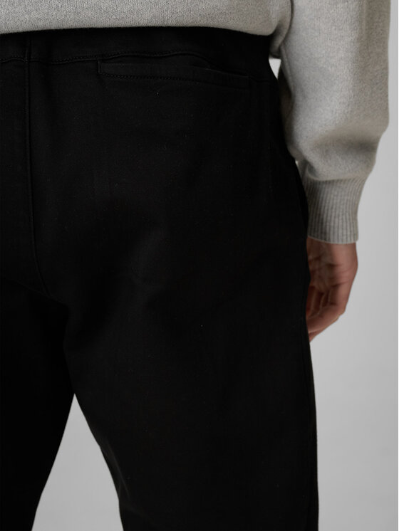 4F 4F Joggery BRAND CODE Czarny Regular Fit