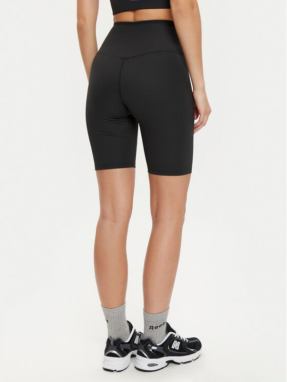 Girlfriend Collective Girlfriend Collective Szorty sportowe 4035 Czarny Slim Fit