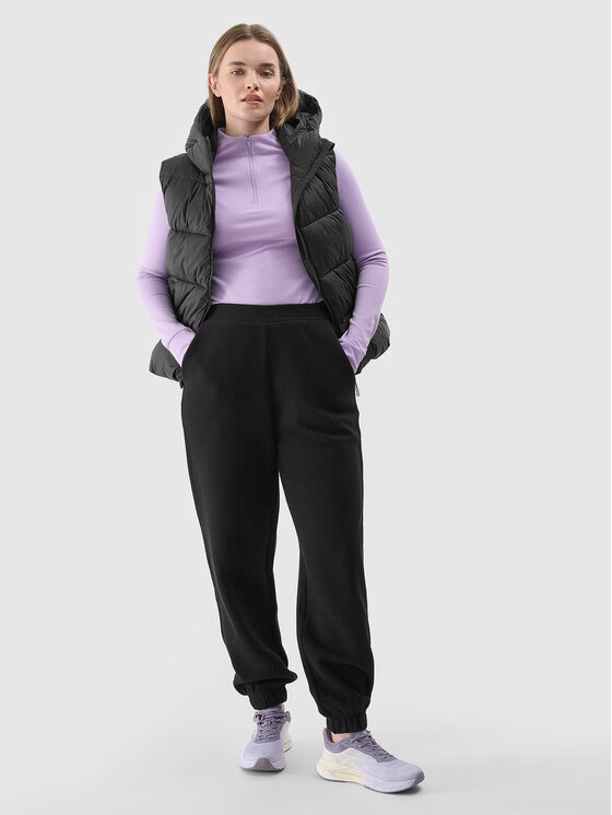 4F 4F Športová vesta 4FWAW24TVJAF141-20S Čierna Regular Fit