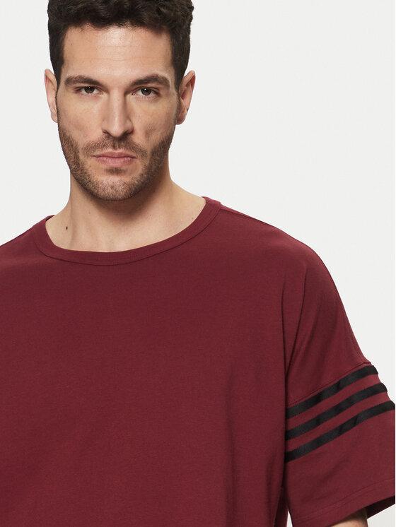 adidas adidas T-shirt Neuclassics JC9934 Crvena Regular Fit