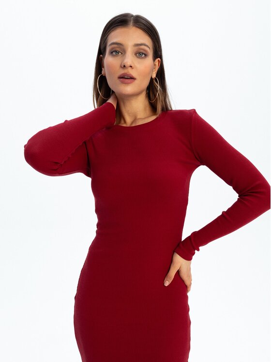 Nudyess Nudyess Sukienka dzianinowa Eos Maxi z prążka Bordowy Fitted Fit