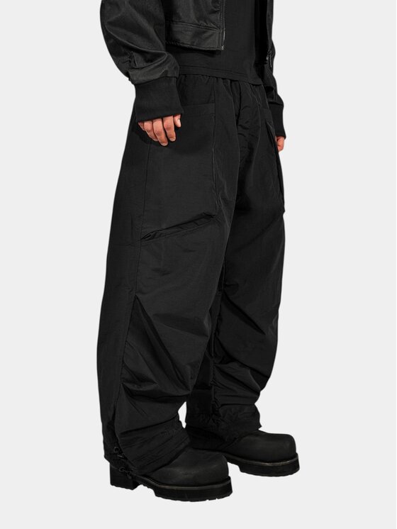 MADE BY SOCIETY MADE BY SOCIETY Spodnie materiałowe Pantaloni EMBER - P17772 Czarny Basic Fit