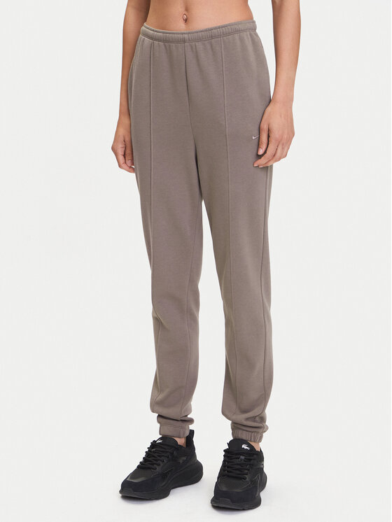 Nike Nike Teplákové kalhoty Chill Terry FN2434 Hnědá Regular Fit