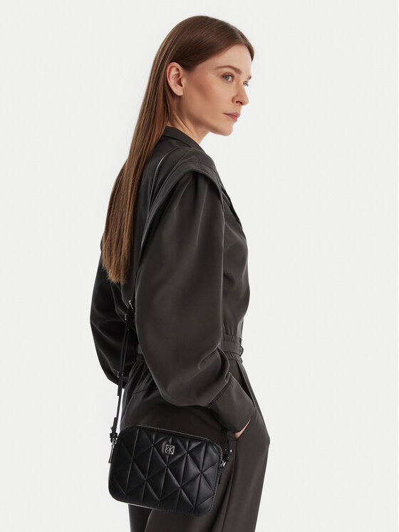 Calvin Klein Geantă Quilted Double Zip Camera Bag LV04F3328G Negru