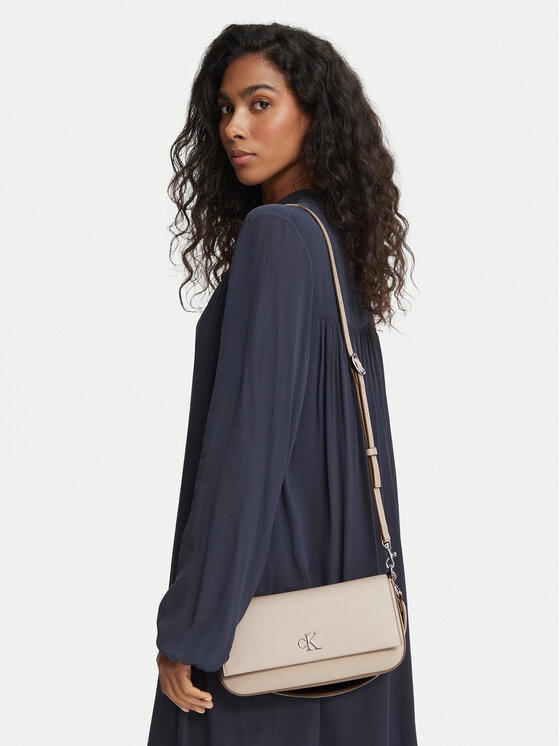 Calvin Klein Calvin Klein Torebka Minimal Monogram Shoulder Pouch LV04K3161G Beżowy