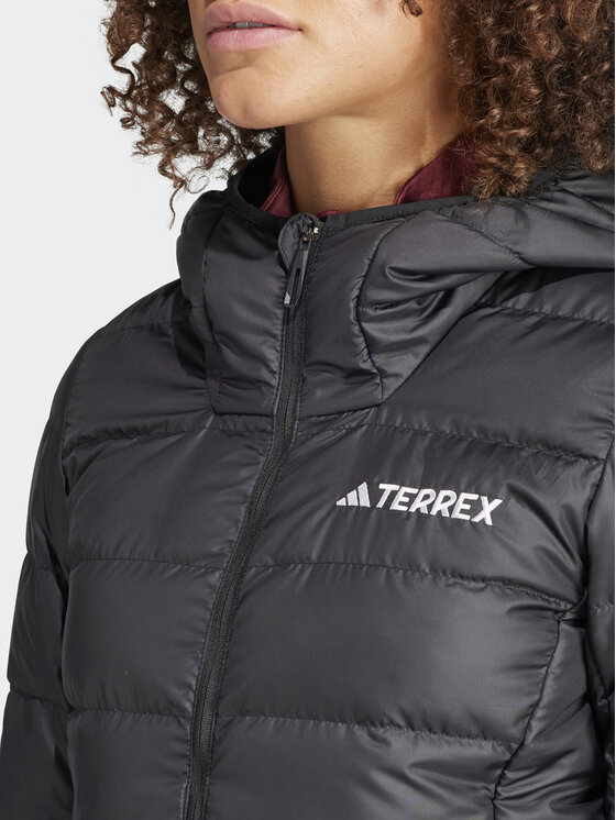 adidas adidas Pūkinė striukė Terrex Multi Light Down IP6034 Juoda Slim Fit