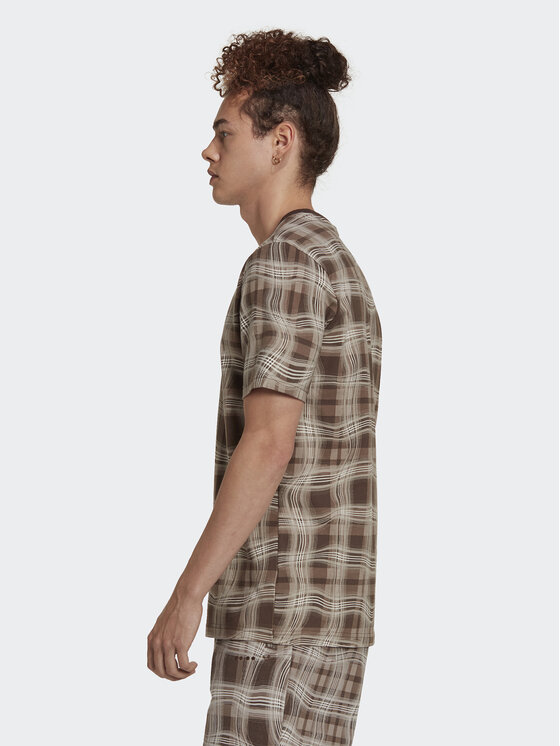 adidas adidas T-särk Reveal Allover Print HK2744 Pruun Regular Fit