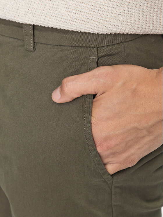 Lindbergh Lindbergh Kratke hlače 30-505044 Zelena Slim Fit