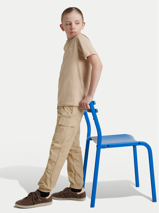 adidas adidas Pantaloni da tuta IX7620 Beige Regular Fit