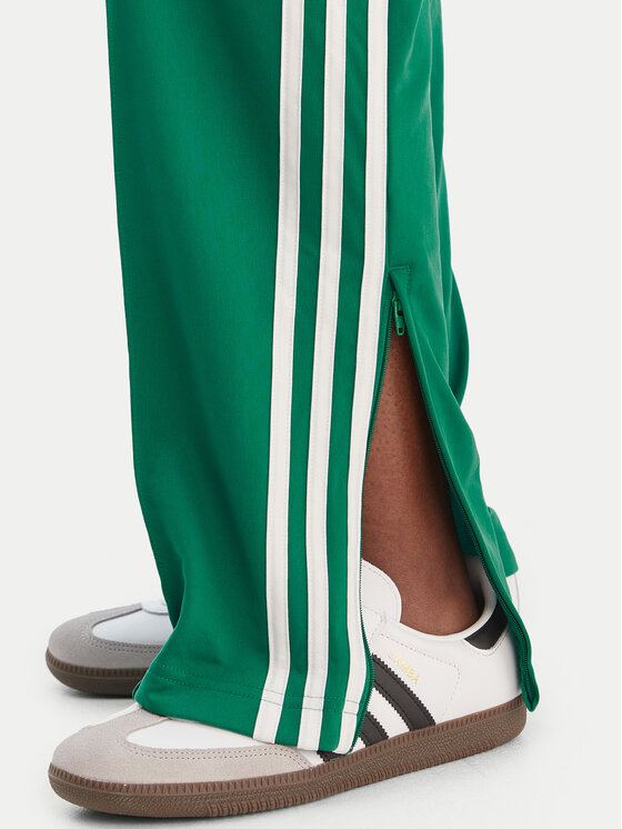 adidas adidas Spodnji del trenirke Firebird Classic KD3649 Zelena Regular Fit