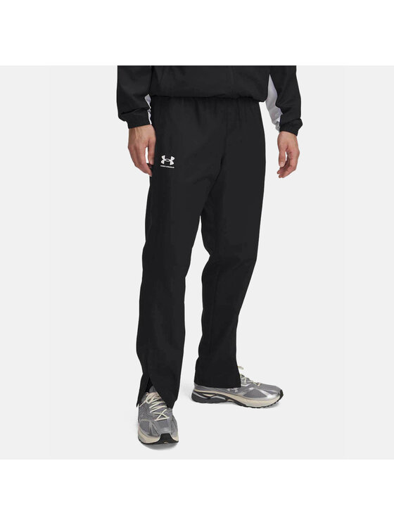 Under Armour Under Armour Spodnie dresowe 1390150-001 UA Rival Woven Windbreaker Czarny Active Fit