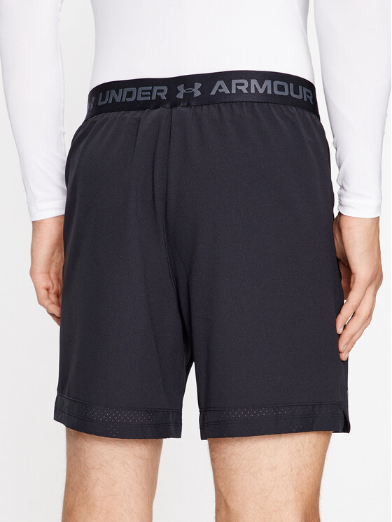 Under Armour Under Armour Športové kraťasy Ua Vanish Woven 6In Shorts 1373718 Čierna Fitted Fit