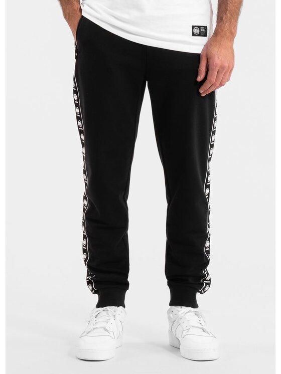PITBULL PITBULL Spodnie dresowe TAPE NUGGET Czarny Regular Fit