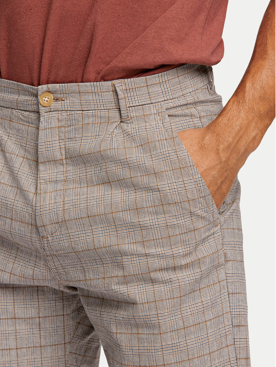 Lindbergh Lindbergh Szorty materiałowe 30-505024 Beżowy Wide Fit
