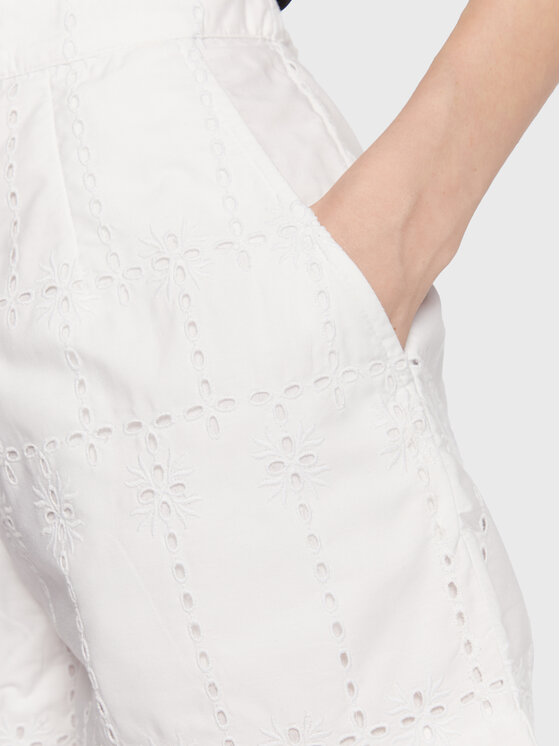 Guess Guess Σορτς υφασμάτινο Lyon W3GD96 WFCO0 Λευκό Regular Fit