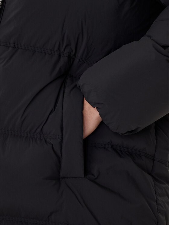 HUGO HUGO Žieminė striukė Bodi2541 50546653 Juoda Relaxed Fit