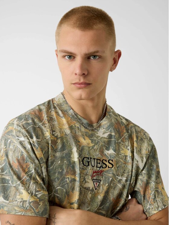 Guess Guess T-Shirt 183254 Barevná Classic Fit
