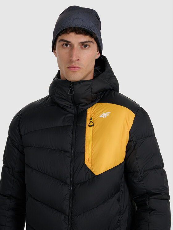 4F 4F Kurtka outdoor HALNY Czarny Regular Fit