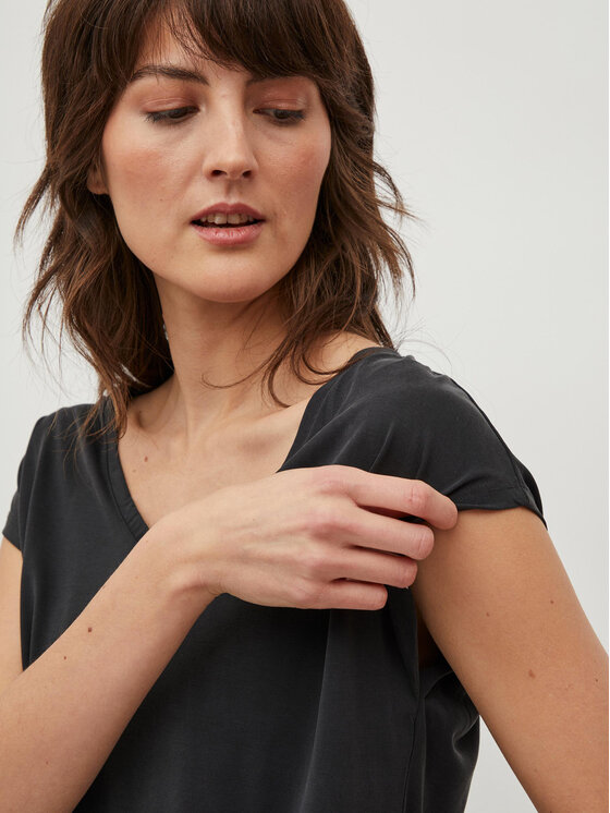 Vila Vila T-shirt Modala 14074847 Crna Relaxed Fit