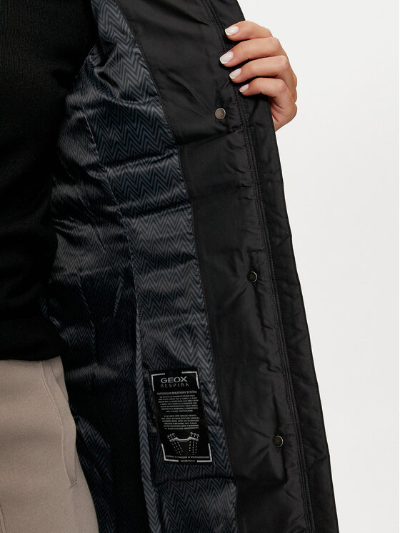 Geox Geox Vatovaná bunda Catria W4626N T3156 F9000 Čierna Regular Fit