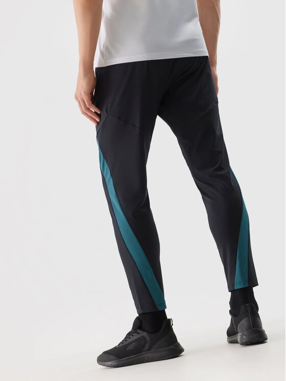 4F 4F Pantaloni di tessuto 4FWSS24 TFTRM453 20S GŁĘBOKA CZERŃ XL Nero Regular Fit