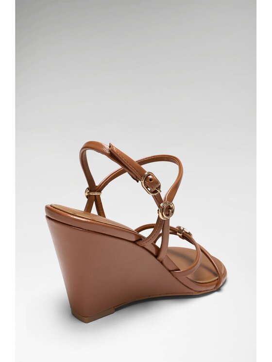 Guess Guess Sandale 182988 Bež