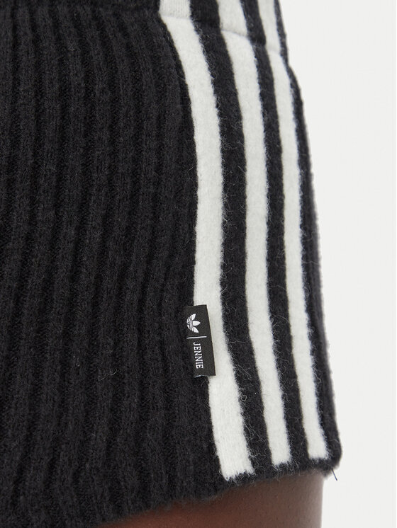 adidas adidas Спортивні шорти Adiluna Season 2 X Jennie Knitted Short Shorts LD8935 Чорний Regular Fit
