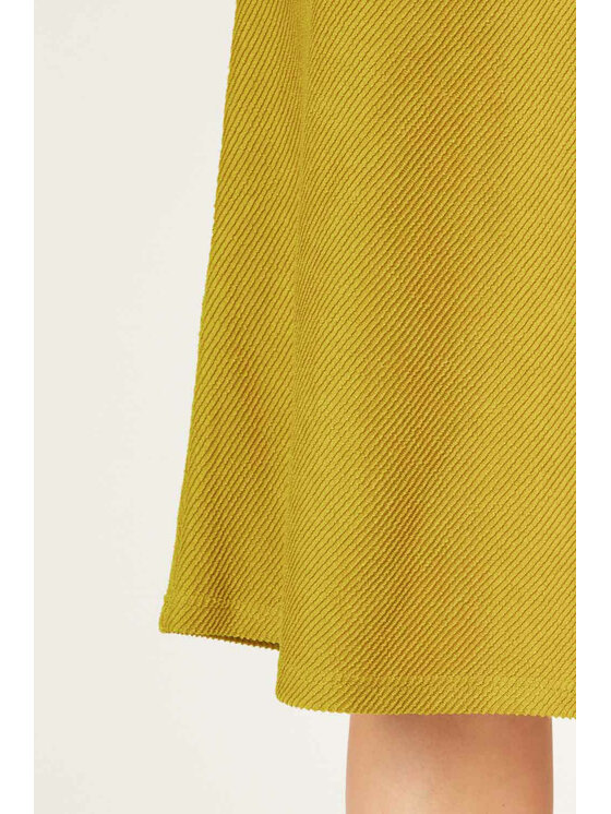 QUIOSQUE QUIOSQUE Sukienka codzienna RIBERY DRESS Zielony Regular Fit