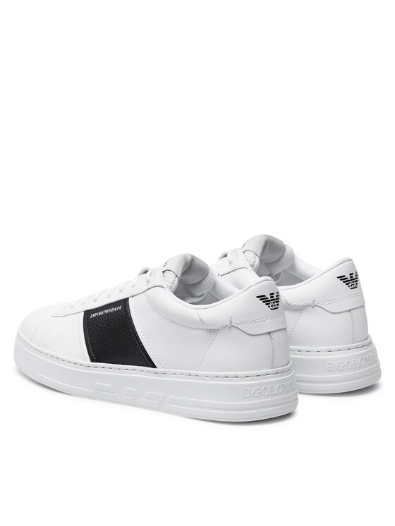 Emporio Armani Emporio Armani Sneakersy X4X570 XN840 Biały