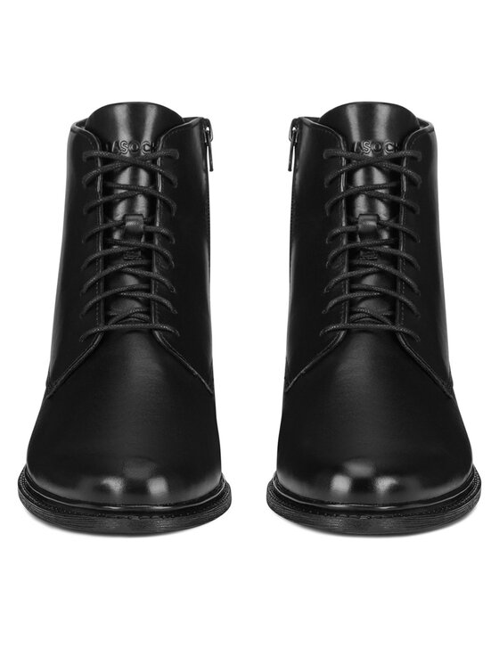 Para butów z cholewk? ustawiona przodem, widoczna cz??? sznurowana.