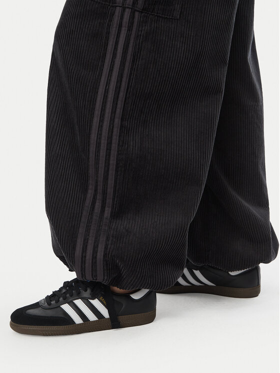 adidas adidas Auduma bikses Corduroy 3S Cargo KQ6429 Melns Relaxed Fit
