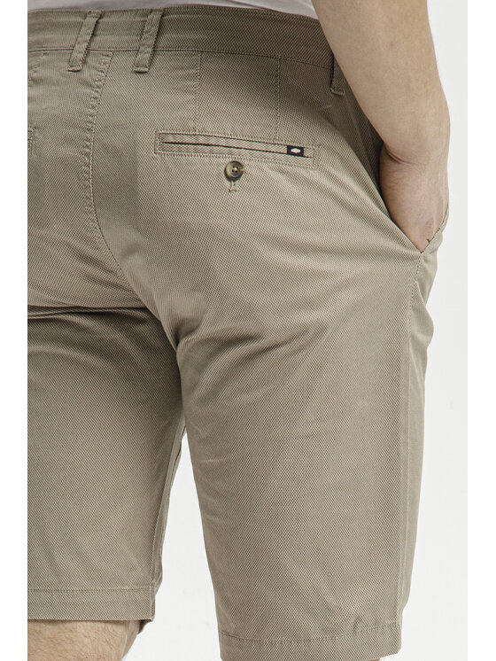 Cross Jeans Cross Jeans Szorty materiałowe A 565-282 Beżowy Chino Fit