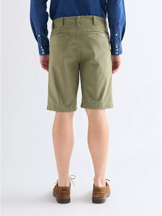 Wrangler Wrangler Szorty materiałowe CHINO SHORTS Zielony Regular Fit