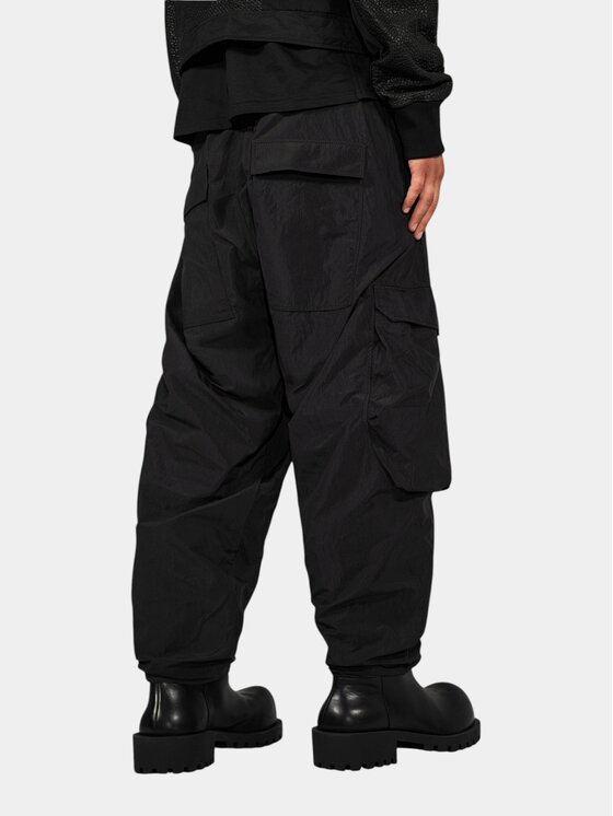 MADE BY SOCIETY MADE BY SOCIETY Spodnie materiałowe Pantaloni HUSK - P17744 Czarny Basic Fit