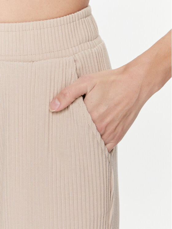 Guess Guess Pantaloni da tuta Aislin V4RB01 KC2T0 Beige Regular Fit