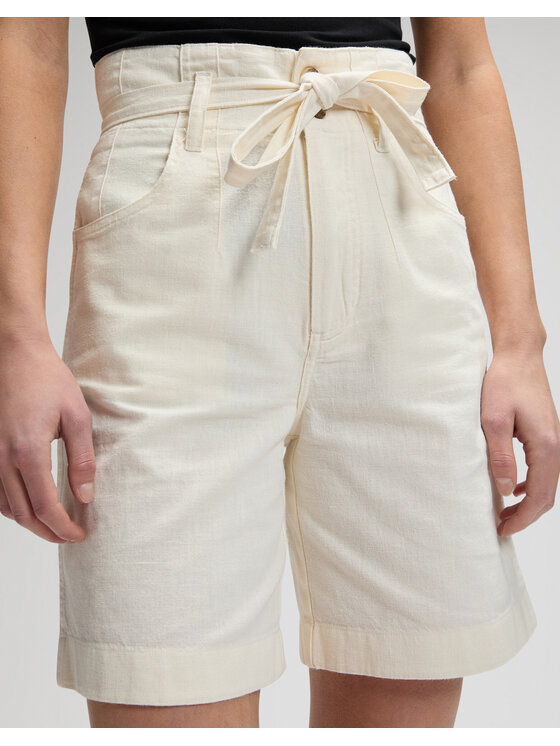 Lee Lee Szorty jeansowe PLEATED BERMUDA Biały Loose Fit