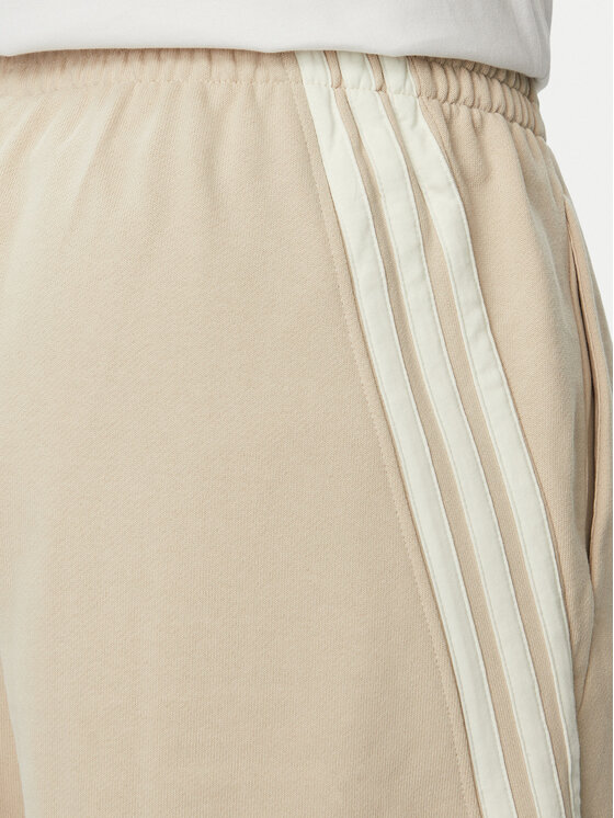 adidas adidas Спортивні шорти Adidas Kit 3-Stripes KW2385 Бежевий Loose Fit