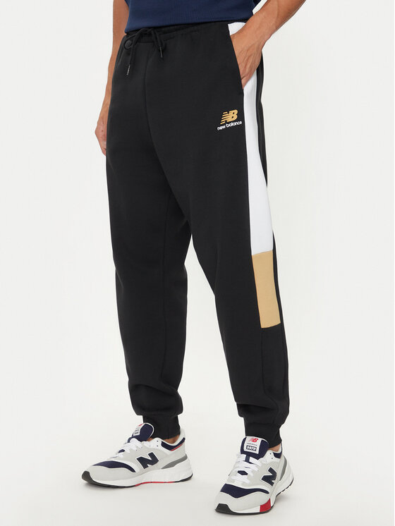 New Balance Pantaloni trening MP43522BK Negru Relaxed Fit