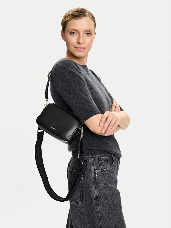 Calvin Klein Calvin Klein Ročna torba Webbing Double Strap Camera Bag LV04F3165G Črna