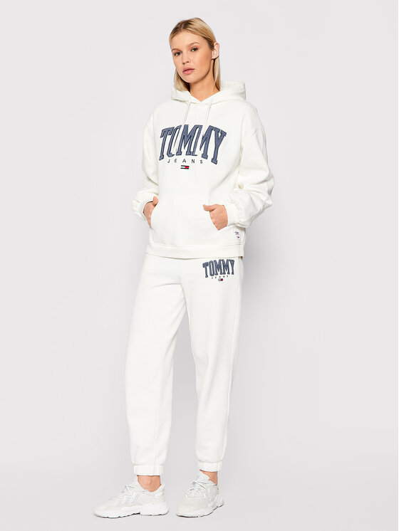 tommy jeans relaxed fit