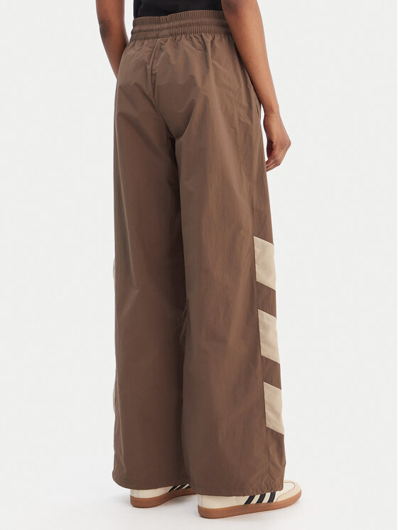adidas adidas Pantaloni da tuta Blocked Washed KD8790 Marrone Loose Fit