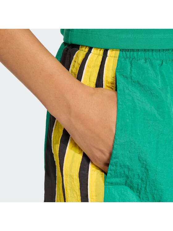 adidas adidas Szorty materiałowe 159070 Zielony Loose Fit