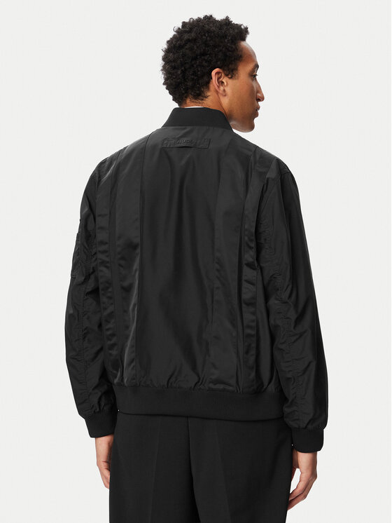 HUGO HUGO Bomber striukė Badamo 2621 50556484 Juoda Regular Fit