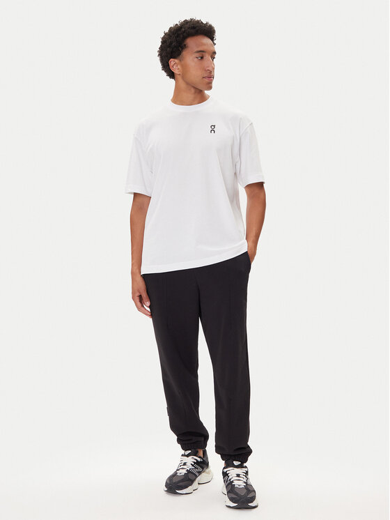 On On T-shirt Club-T 1ME1005 Bijela Relaxed Fit
