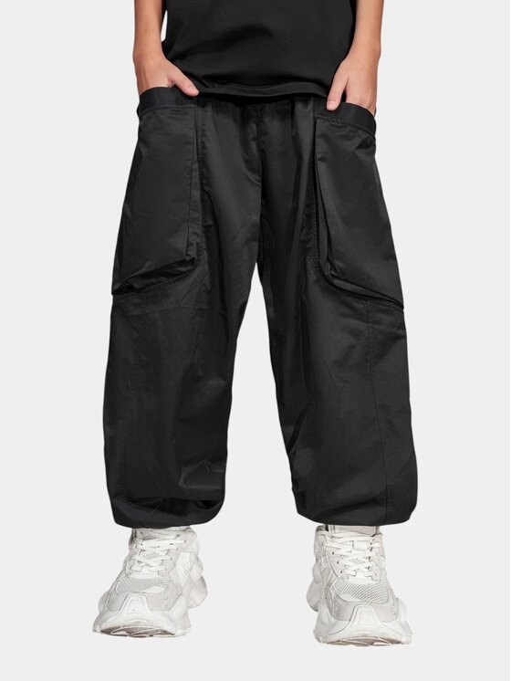 MADE BY SOCIETY MADE BY SOCIETY Spodnie materiałowe Stratta - P37850 Czarny Basic Fit