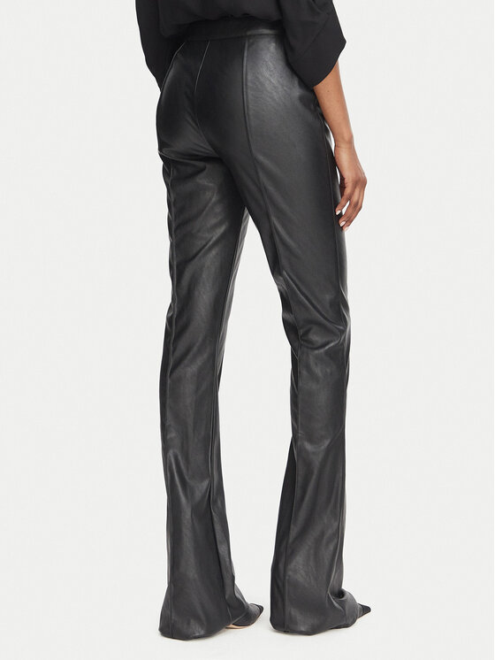 Elisabetta Franchi Elisabetta Franchi Nohavice z imitácie kože PA-188-66E2-V350 Čierna Flare Fit