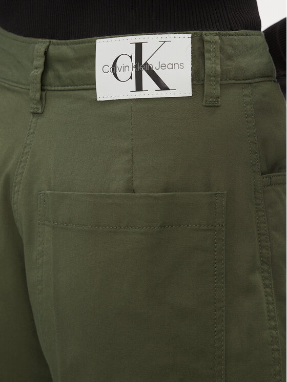 Calvin Klein Jeans Calvin Klein Jeans Hlače J20J221297 Zelena Straight Fit