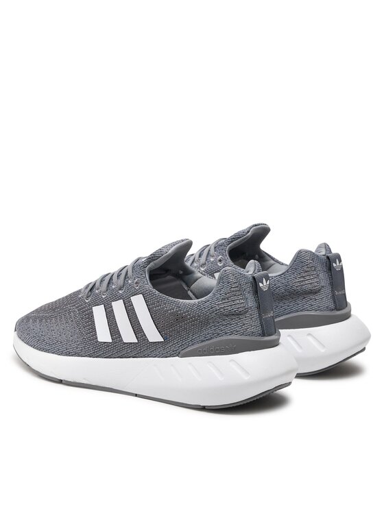 adidas adidas Sneakersy Swift Run 22 GZ3495 Šedá