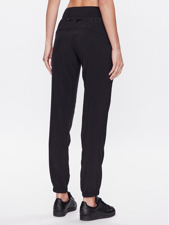 CMP CMP Spodnie dresowe 3C83176 Czarny Regular Fit