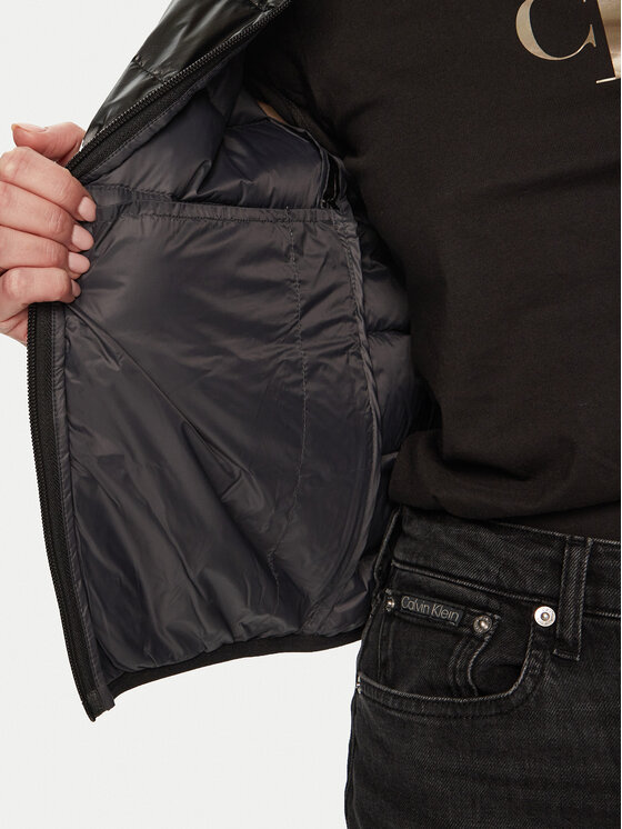 Calvin Klein Jeans Calvin Klein Jeans Kurtka puchowa J20J224698 Czarny Regular Fit